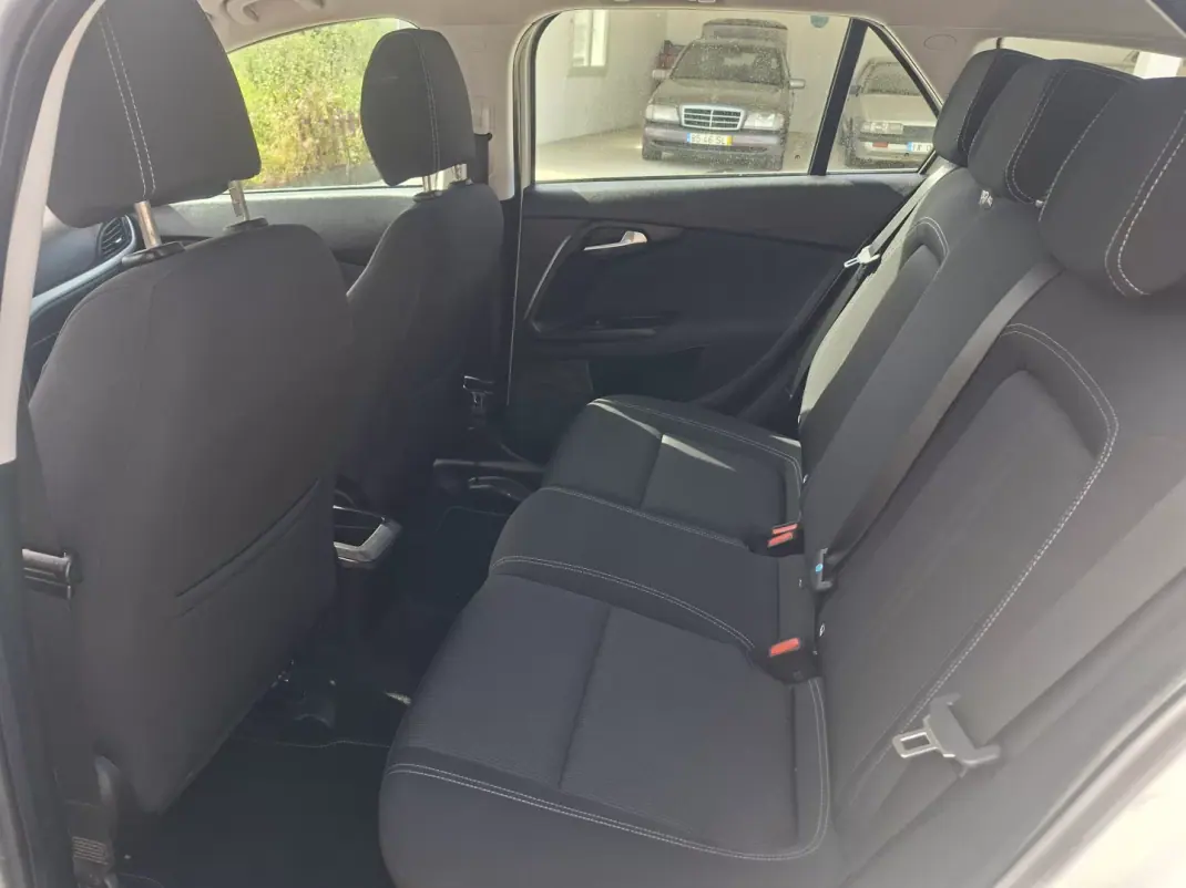 Fiat Tipo Station Wagon 2017 - 9980 EUR, 170000 km - AUTO.MOTO.pt - 170000km - foto 8 de 21