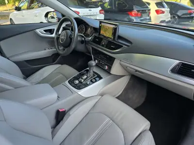Audi A7 Sportback 2012 - 18900 EUR, 290000 km - AUTO.MOTO.pt - 290000km - foto 14 de 28