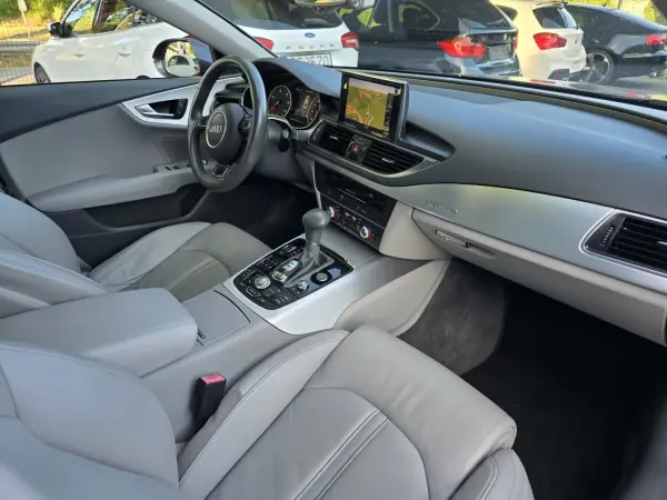 Audi A7 Sportback 2012 - 18900 EUR, 290000 km - AUTO.MOTO.pt - 290000km - foto 14 de 28