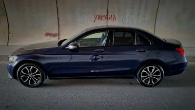Mercedes-Benz C 220 2018 - 26800 EUR, 147000 km - AUTO.MOTO.pt - 147000km - foto 5 de 29