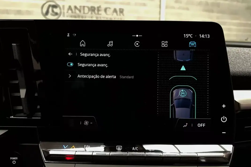 Renault Mégane E-Tech 2022 - 22450 EUR, 57733 km - AUTO.MOTO.pt - 57733km - foto 25 de 40