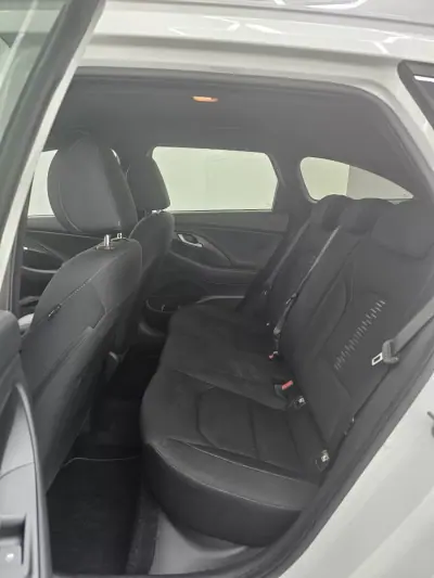 Hyundai i30 SW 2018 - 12950 EUR, 117053 km - AUTO.MOTO.pt - 117053km - foto 33 de 41