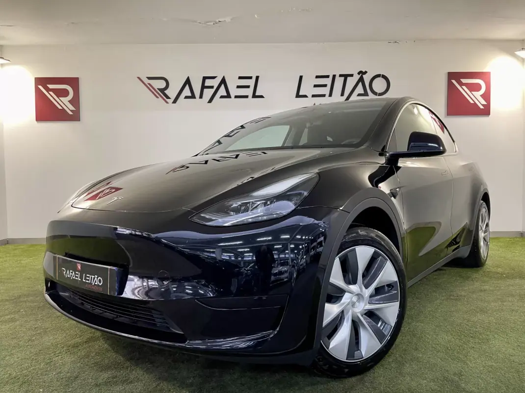 Tesla Model Y 2024 - 38500 EUR, 68000 km - AUTO.MOTO.pt - 68000km - foto 2 de 43