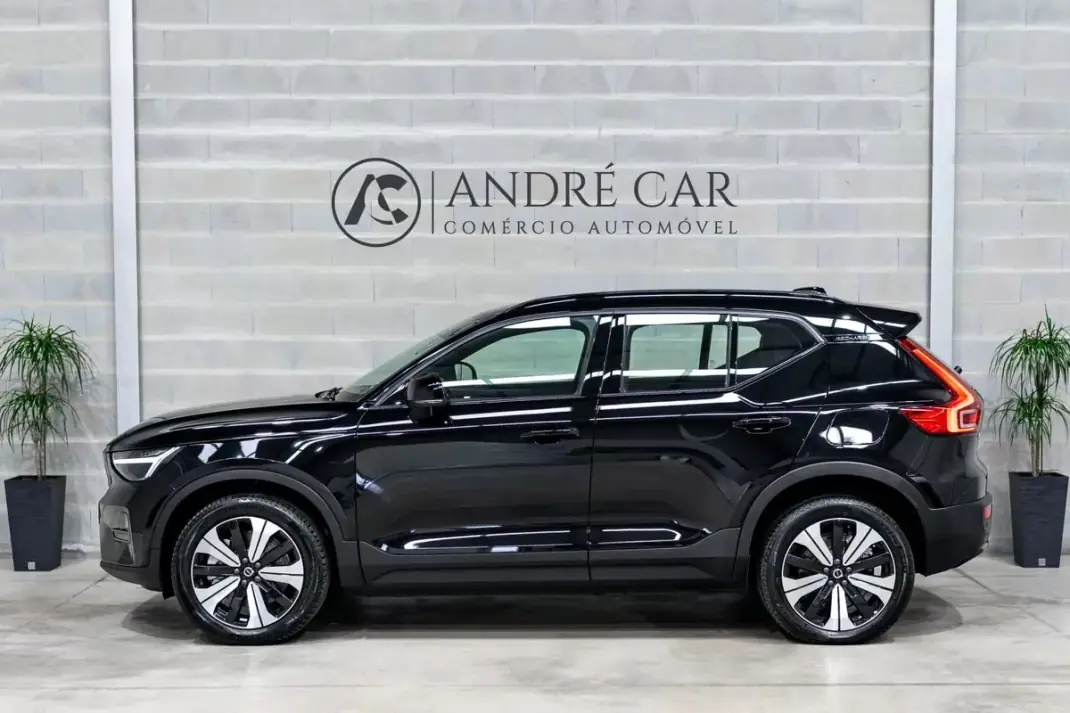Volvo XC 40 2022 - 27950 EUR, 53768 km - AUTO.MOTO.pt - 53768km - foto 4 de 52