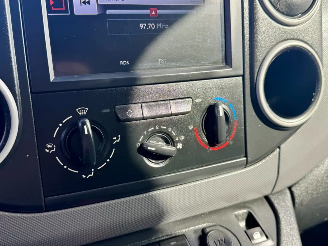 Citroën Jumpy 2017 - 10950 EUR, 103905 km - 103905km - foto 14 de 21