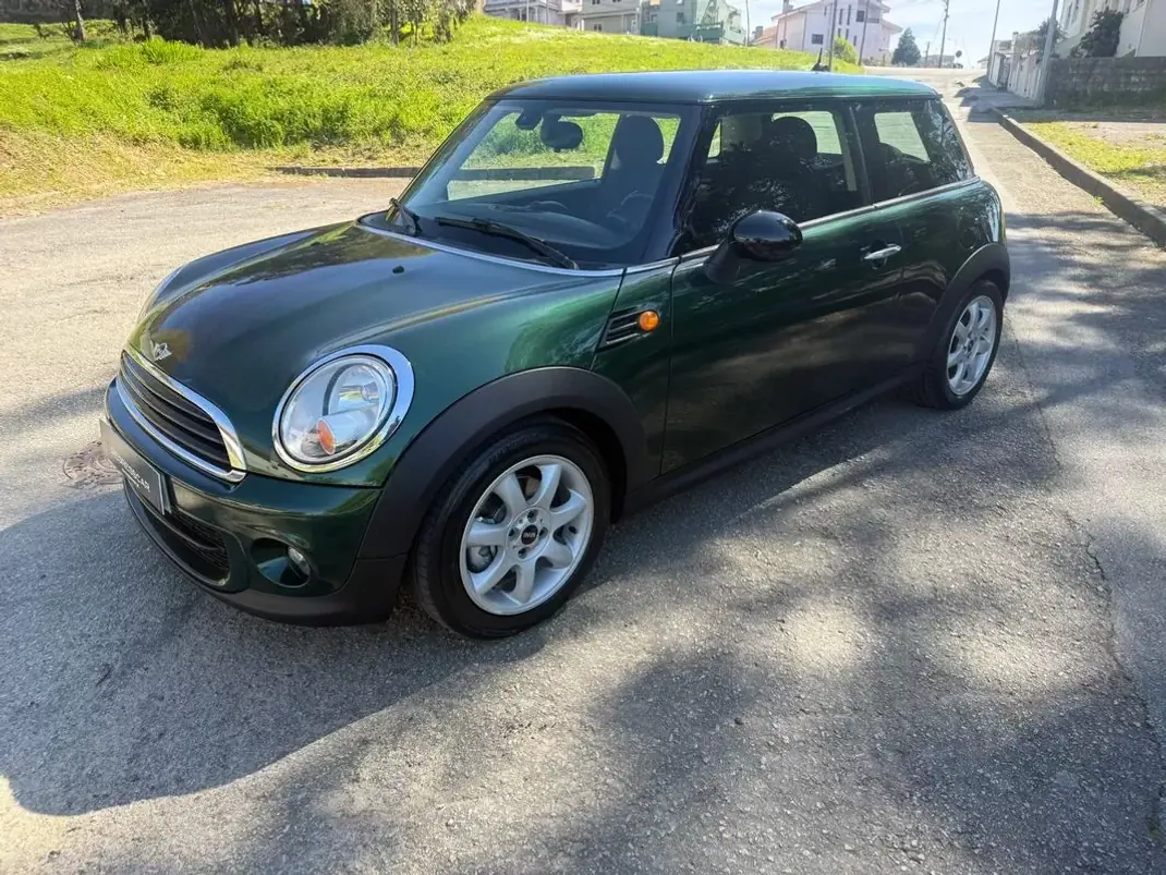 MINI Coupé 2013 - 8990 EUR, 199000 km - AUTO.MOTO.pt - 199000km - foto 1 de 23