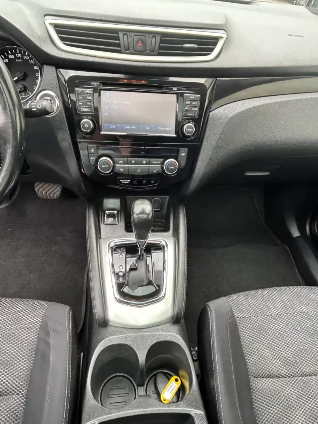 Nissan Qashqai 2015 - 16500 EUR, 120056 km - AUTO.MOTO.pt - 120056km - foto 15 de 22