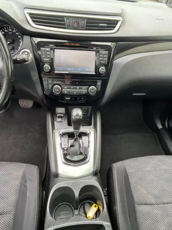 Nissan Qashqai 2015 - 16500 EUR, 120056 km - AUTO.MOTO.pt - 120056km - foto 15 de 22
