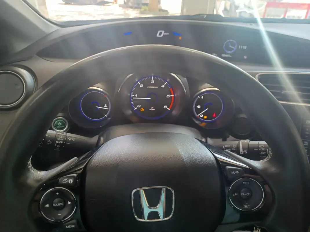 Honda Civic 2016 - 14890 EUR, 120487 km - AUTO.MOTO.pt - 120487km - foto 12 de 34