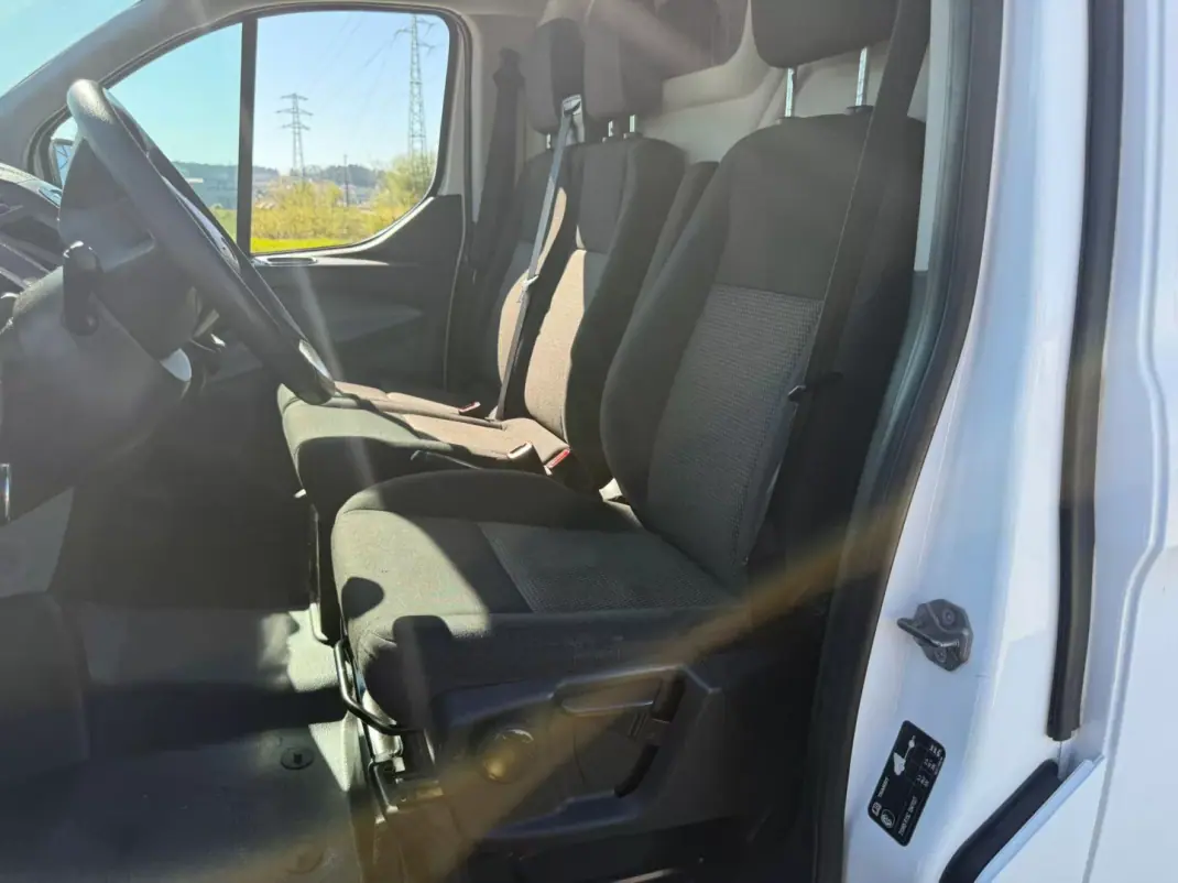 Ford Transit Custom L1 2.0 TDCI H1 2016 - 14900 EUR, 116758 km - AUTO.MOTO.pt - 116758km - foto 16 de 17