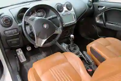Alfa Romeo MiTo 2012 - 6700 EUR, 119200 km - AUTO.MOTO.pt - 119200km - foto 7 de 30