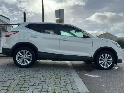 Nissan Qashqai 2014 - 17900 EUR, 167439 km - AUTO.MOTO.pt - 167439km - foto 10 de 28