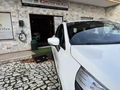 Renault Clio Sport Tourer 2015 - 8750 EUR, 190000 km - AUTO.MOTO.pt - 190000km - foto 20 de 35