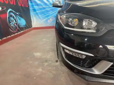 Renault Mégane Sport Tourer 2014 - 9999 EUR, 163000 km - AUTO.MOTO.pt - 163000km - foto 23 de 47