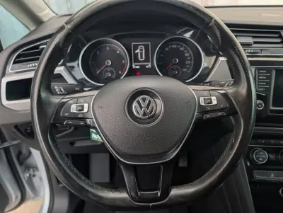 Volkswagen Touran 2016 - 13500 EUR, 211883 km - AUTO.MOTO.pt - 211883km - foto 17 de 24
