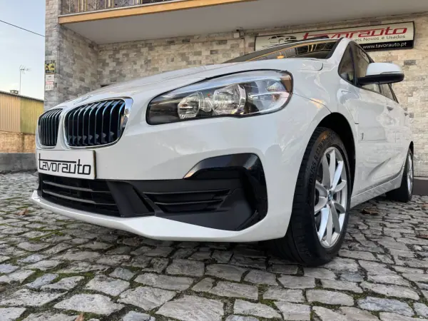 BMW 225xe Active Tourer 2018 - 18900 EUR, 68000 km - AUTO.MOTO.pt - 68000km - foto 25 de 52