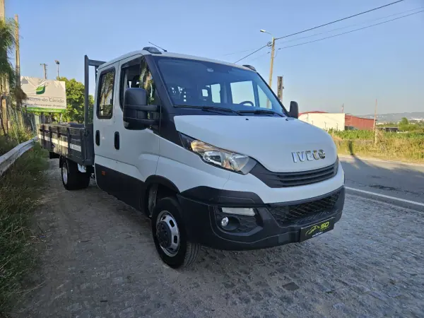Iveco 2017 - 23750 EUR, 240000 km - AUTO.MOTO.pt - 240000km - foto 3 de 10