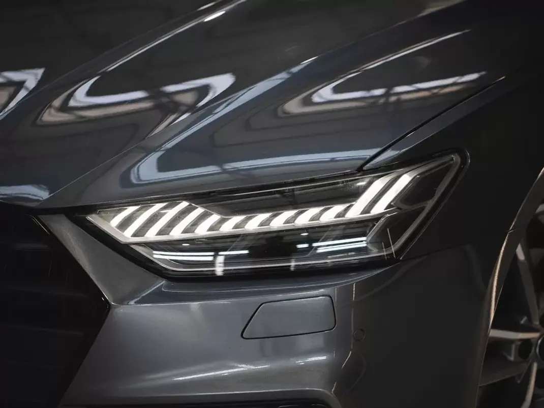 Audi A7 2019 - 43990 EUR, 63000 km - 63000km - foto 8 de 28