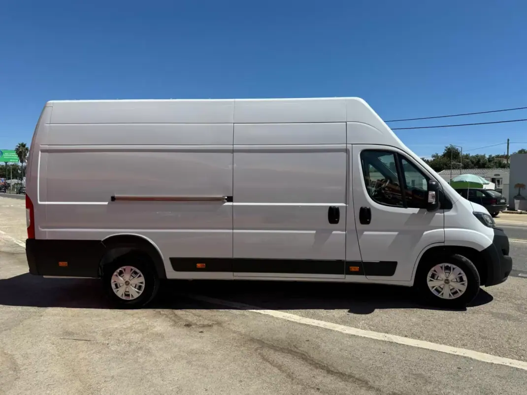 Fiat Ducato Maxi 35 XLH3 L4H3 2.2 Mjet 160cv 2022 - 24950 EUR, 157455 km - AUTO.MOTO.pt - 157455km - foto 2 de 10