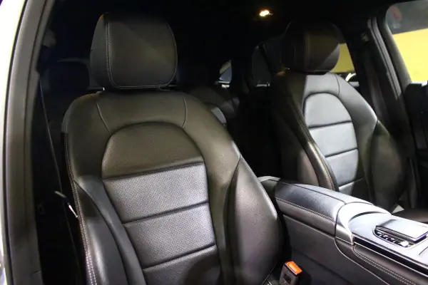 Mercedes-Benz GLC 220 2019 - 39400 EUR, 165000 km - AUTO.MOTO.pt - 165000km - foto 10 de 37