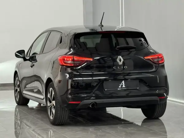 Renault Clio 2023 - 17990 EUR, 41700 km - AUTO.MOTO.pt - 41700km - foto 4 de 15