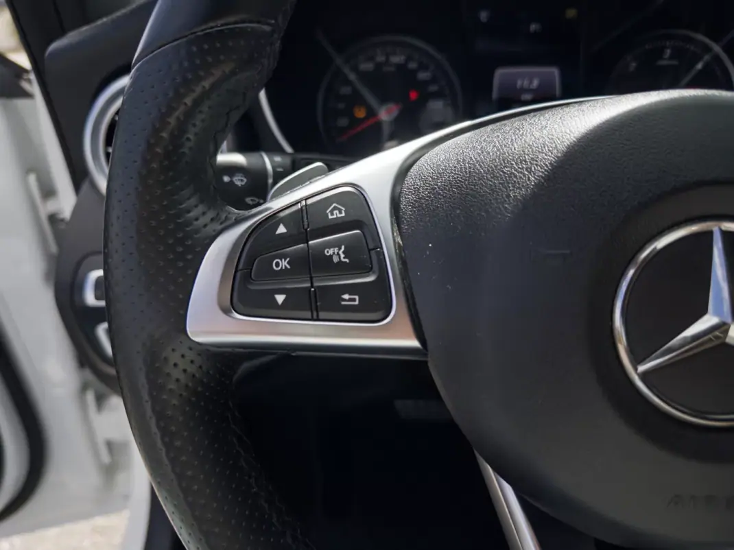 Mercedes-Benz C 200 2016 - 22990 EUR, 151000 km - AUTO.MOTO.pt - 151000km - foto 17 de 40