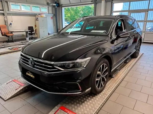 Volkswagen Passat Variant 1 4 Tsi Dsg Gte 2022 Hybrid Plug-In