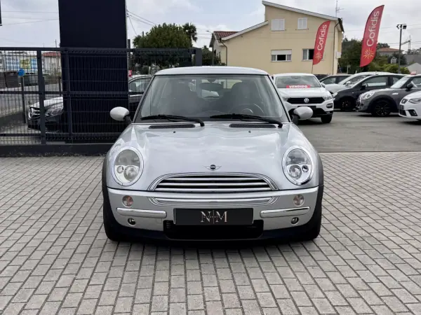 MINI 3 Portas 2003 - 5500 EUR, 299000 km - AUTO.MOTO.pt - 299000km - foto 3 de 19