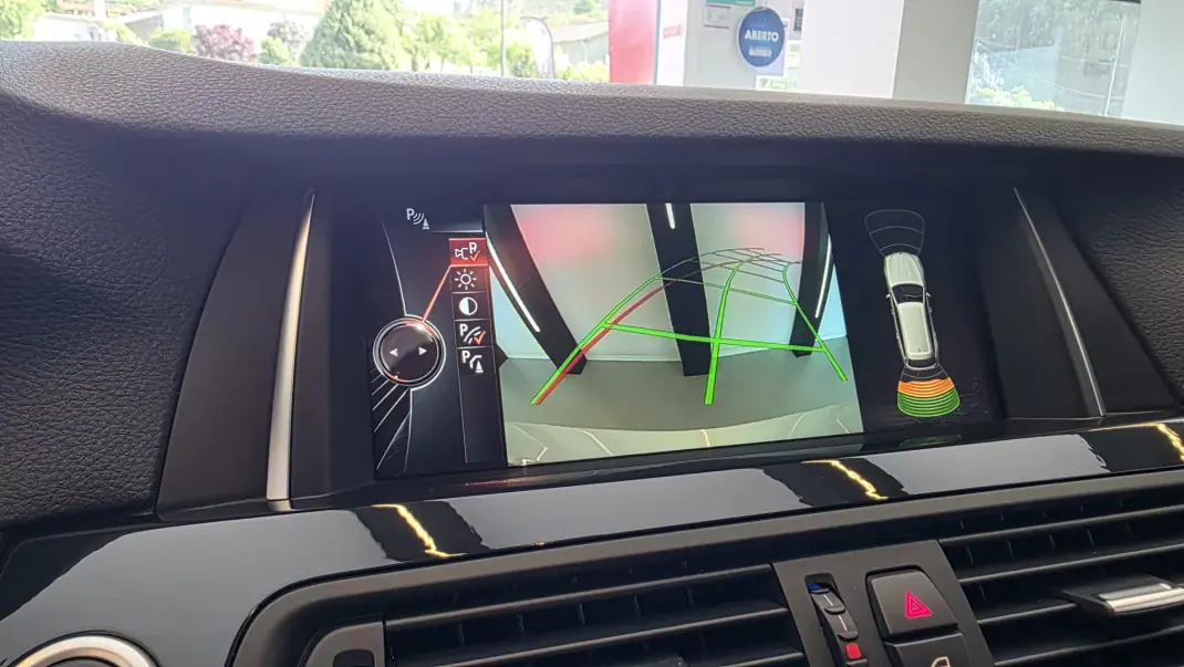 BMW 520 2017 - 20900 EUR, 173273 km - AUTO.MOTO.pt - 173273km - foto 48 de 61