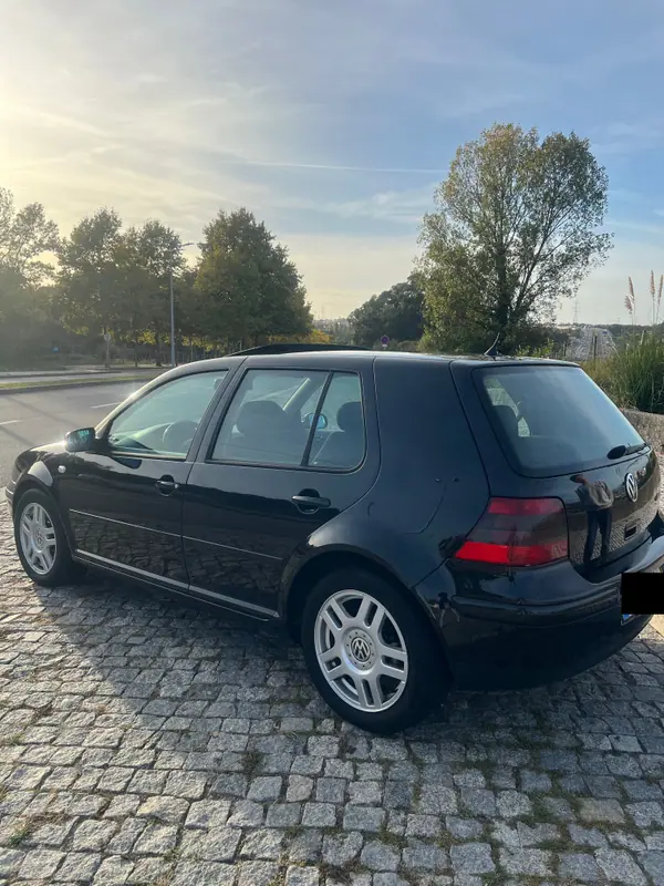 Volkswagen Golf 1999 — foto 3 de 8