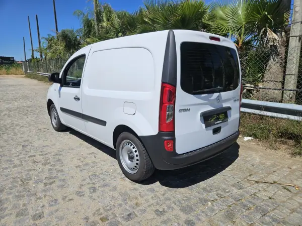 Mercedes-Benz 2014 - 7650 EUR, 170000 km - AUTO.MOTO.pt - 170000km - foto 6 de 8