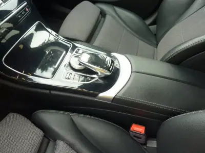 Mercedes-Benz C 300 2020 - 28900 EUR, 90842 km - AUTO.MOTO.pt - 90842km - foto 13 de 27