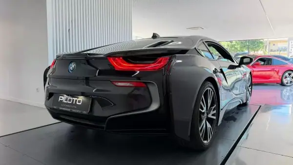 BMW i8 2014 - 61990 EUR, 91277 km - AUTO.MOTO.pt - 91277km - foto 8 de 27
