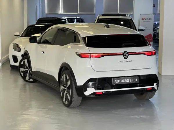 Renault Mégane E-Tech 2022 - 27990 EUR, 50000 km - AUTO.MOTO.pt - 50000km - foto 3 de 54