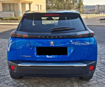 Peugeot e-2008 2023 — foto 6 de 23