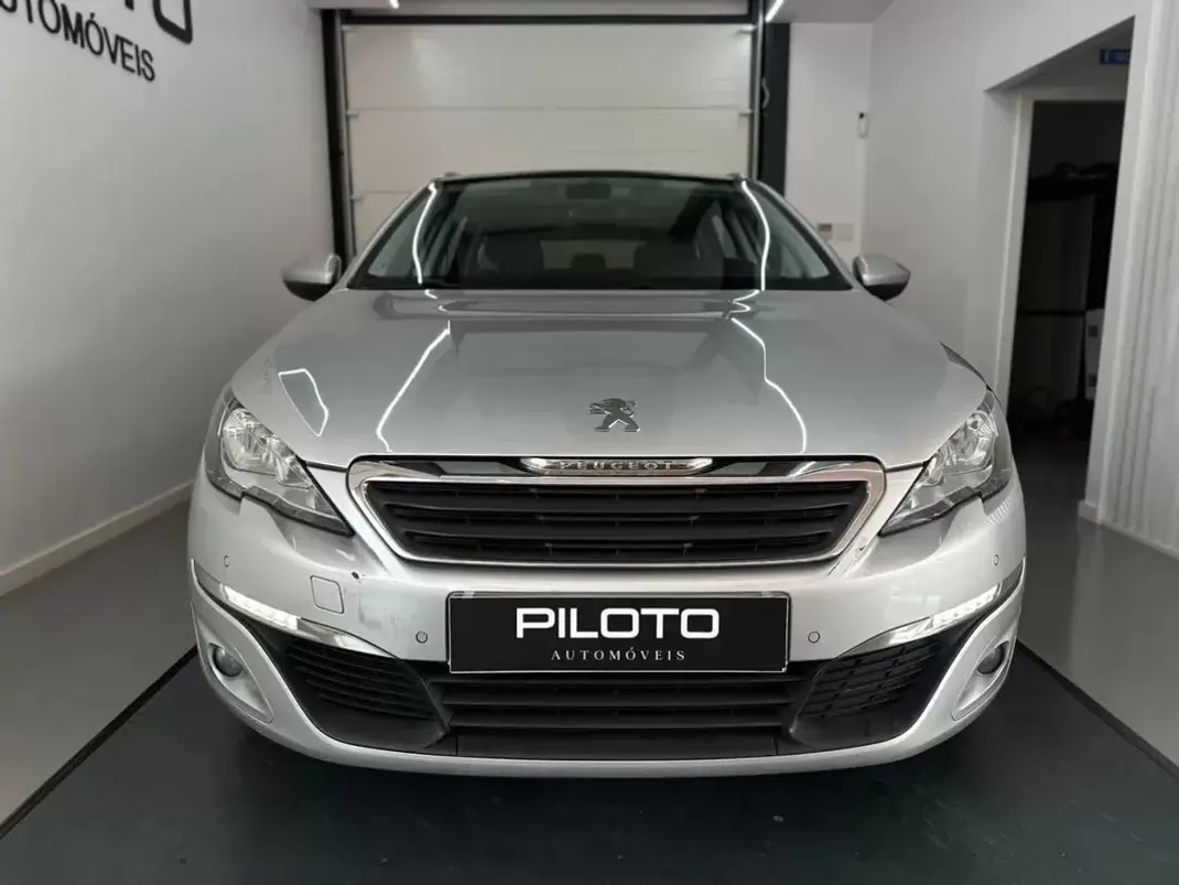 Peugeot 308 SW 2016 - 7990 EUR, 212792 km - AUTO.MOTO.pt - 212792km - foto 3 de 22