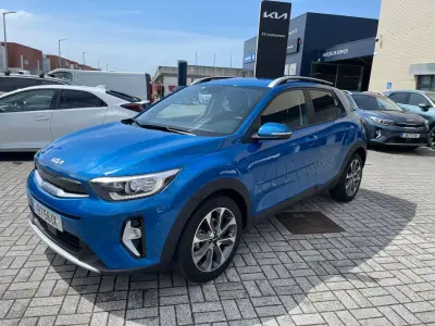 Kia Stonic 2025 - 17990 EUR, 14800 km - AUTO.MOTO.pt - 14800km - foto 3 de 17