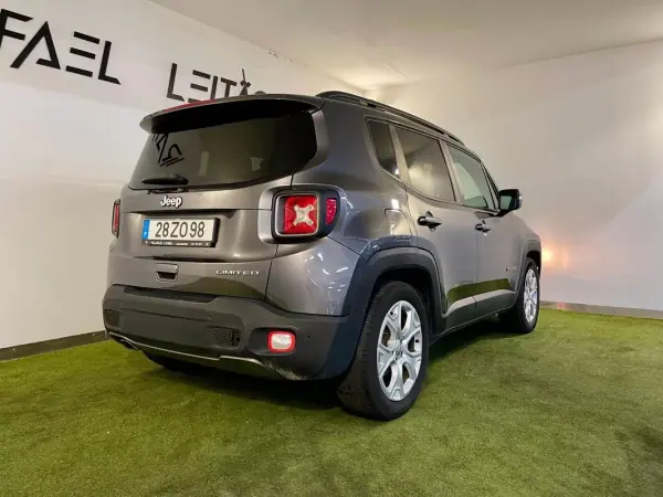Jeep Renegade 2019 - 15950 EUR, 142000 km - AUTO.MOTO.pt - 142000km - foto 7 de 24