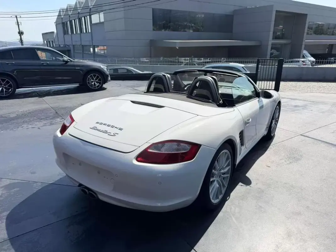 Porsche Boxster 2006 - 36500 EUR, 80000 km - AUTO.MOTO.pt - 80000km - foto 18 de 20