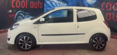 Renault Twingo 2012 - 6499 EUR, 72000 km - AUTO.MOTO.pt - 72000km - foto 3 de 26