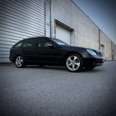 Mercedes-Benz C 200 2001 - 3900 EUR, 375000 km - 375000km - foto 5 de 23