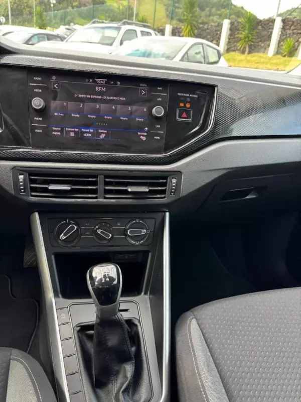 Volkswagen Polo 2022 - 18490 EUR, 52018 km - AUTO.MOTO.pt - 52018km - foto 10 de 13
