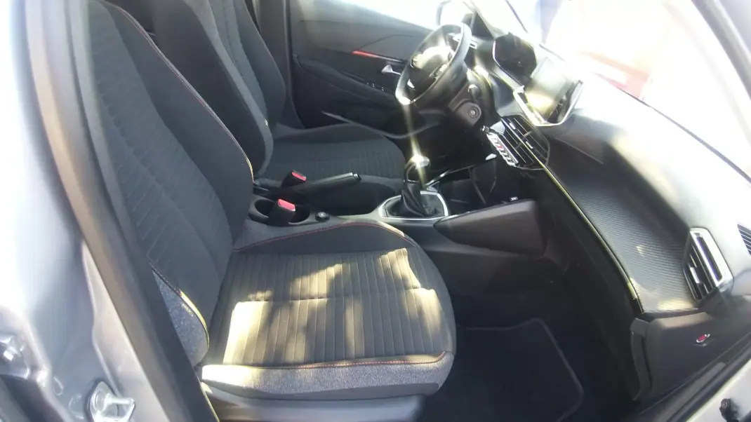 Peugeot 208 2022 - 13565 EUR, 63583 km - AUTO.MOTO.pt - 63583km - foto 26 de 37