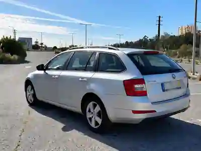 Skoda Octavia Break 2015 — foto 6 de 11
