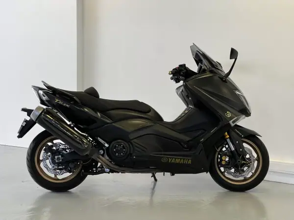 Yamaha TMAX 2016 - 8990 EUR, 27000 km - AUTO.MOTO.pt - 27000km - foto 7 de 35