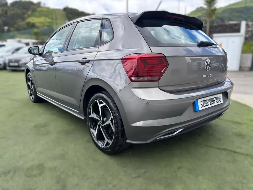Volkswagen Polo 2021 - 18990 EUR, 71185 km - AUTO.MOTO.pt - 71185km - foto 5 de 14