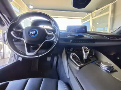 BMW i8 2017 - 65500 EUR, 96600 km - AUTO.MOTO.pt - 96600km - foto 24 de 38