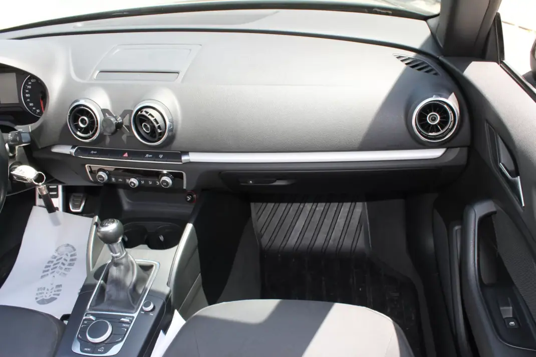 Audi A3 Cabrio 2014 - 17990 EUR, 100000 km - 100000km - foto 19 de 38