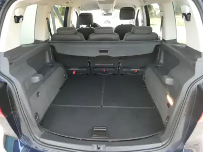 Volkswagen Touran 2012 - 16999 EUR, 182000 km - AUTO.MOTO.pt - 182000km - foto 9 de 28