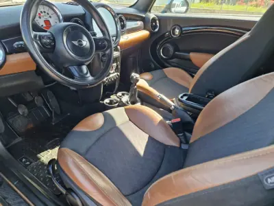 MINI Cooper 2012 - 9990 EUR, 174000 km - AUTO.MOTO.pt - 174000km - foto 2 de 7